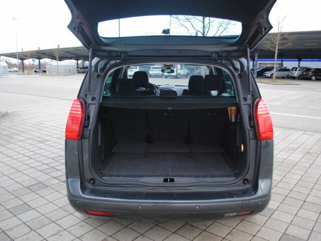 Сірий Пежо 5008, об'ємом двигуна 2 л та пробігом 270 тис. км за 10000 $, фото 5 на Automoto.ua