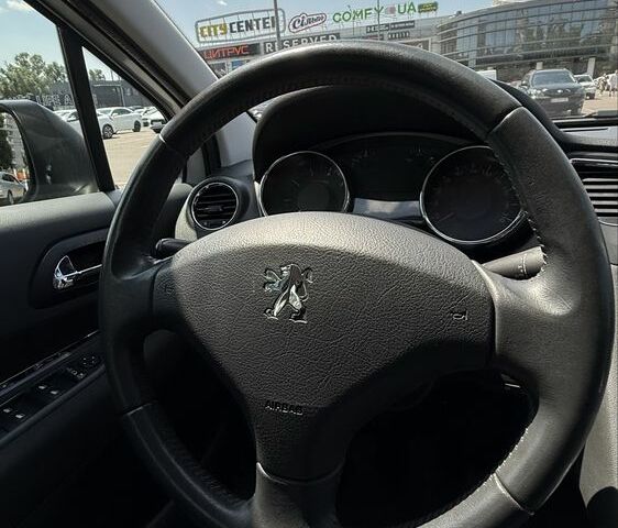 Серый Пежо 5008, объемом двигателя 1.6 л и пробегом 256 тыс. км за 5000 $, фото 9 на Automoto.ua