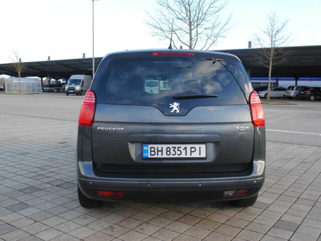 Сірий Пежо 5008, об'ємом двигуна 2 л та пробігом 270 тис. км за 10000 $, фото 3 на Automoto.ua
