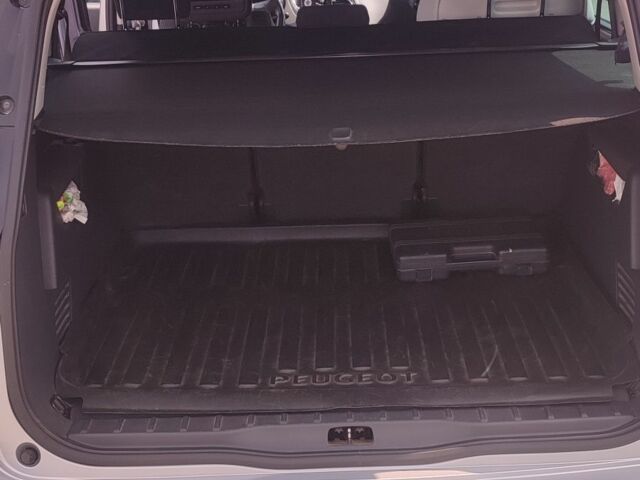 Сірий Пежо 5008, об'ємом двигуна 1.6 л та пробігом 320 тис. км за 8100 $, фото 15 на Automoto.ua