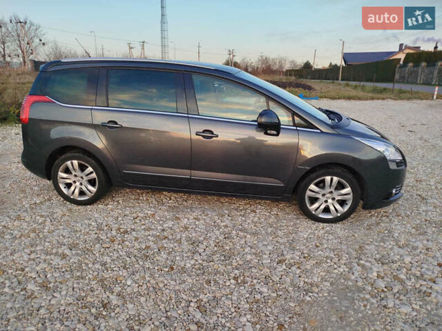 Серый Пежо 5008, объемом двигателя 1.56 л и пробегом 223 тыс. км за 8800 $, фото 4 на Automoto.ua