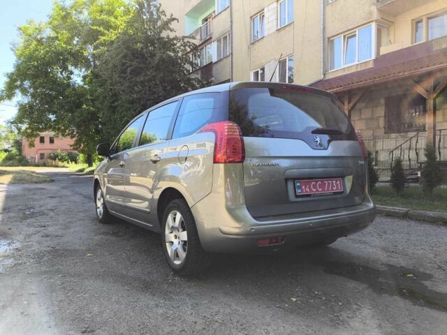 Серый Пежо 5008, объемом двигателя 2 л и пробегом 194 тыс. км за 7900 $, фото 1 на Automoto.ua