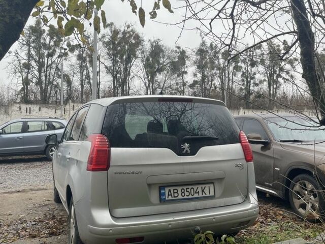 Серый Пежо 5008, объемом двигателя 1.6 л и пробегом 250 тыс. км за 7000 $, фото 4 на Automoto.ua