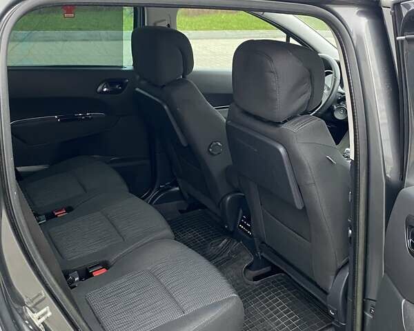 Серый Пежо 5008, объемом двигателя 1.6 л и пробегом 189 тыс. км за 8200 $, фото 10 на Automoto.ua