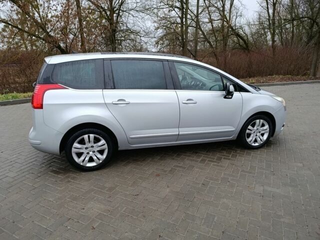 Серый Пежо 5008, объемом двигателя 2 л и пробегом 247 тыс. км за 10500 $, фото 5 на Automoto.ua