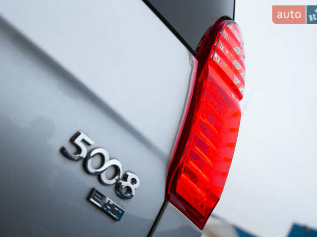 Сірий Пежо 5008, об'ємом двигуна 1.6 л та пробігом 243 тис. км за 9500 $, фото 41 на Automoto.ua
