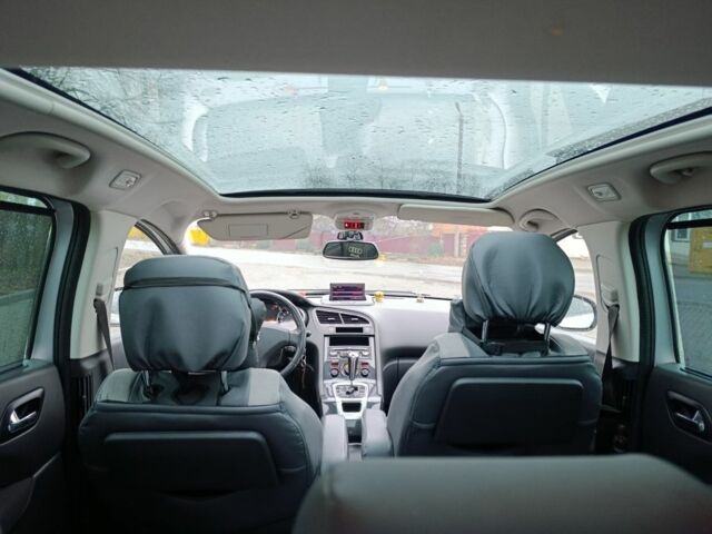 Серый Пежо 5008, объемом двигателя 2 л и пробегом 247 тыс. км за 10500 $, фото 6 на Automoto.ua