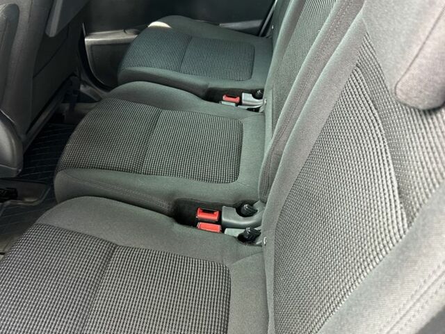 Серый Пежо 5008, объемом двигателя 1.6 л и пробегом 192 тыс. км за 8450 $, фото 4 на Automoto.ua