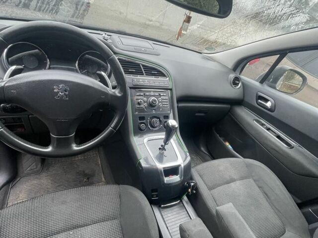 Серый Пежо 5008, объемом двигателя 1.6 л и пробегом 250 тыс. км за 7000 $, фото 5 на Automoto.ua