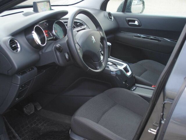 Сірий Пежо 5008, об'ємом двигуна 2 л та пробігом 270 тис. км за 10000 $, фото 7 на Automoto.ua