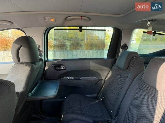 Серый Пежо 5008, объемом двигателя 1.6 л и пробегом 264 тыс. км за 8700 $, фото 13 на Automoto.ua