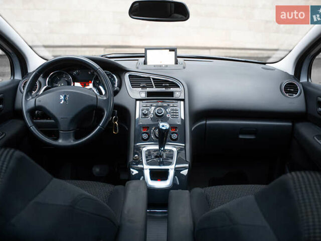 Сірий Пежо 5008, об'ємом двигуна 1.6 л та пробігом 243 тис. км за 9500 $, фото 18 на Automoto.ua