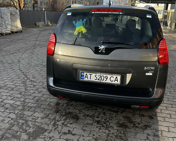Сірий Пежо 5008, об'ємом двигуна 1.56 л та пробігом 245 тис. км за 8000 $, фото 7 на Automoto.ua