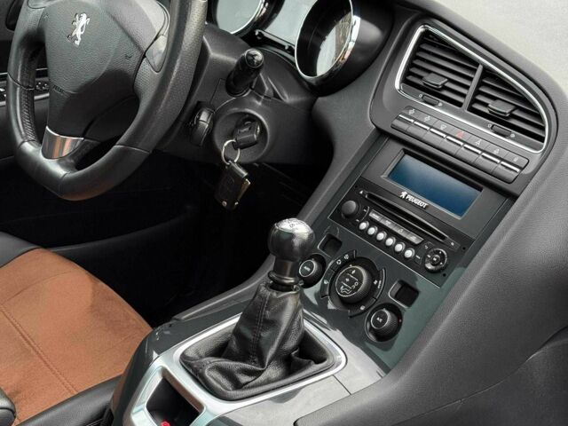 Сірий Пежо 5008, об'ємом двигуна 1.6 л та пробігом 268 тис. км за 7500 $, фото 7 на Automoto.ua