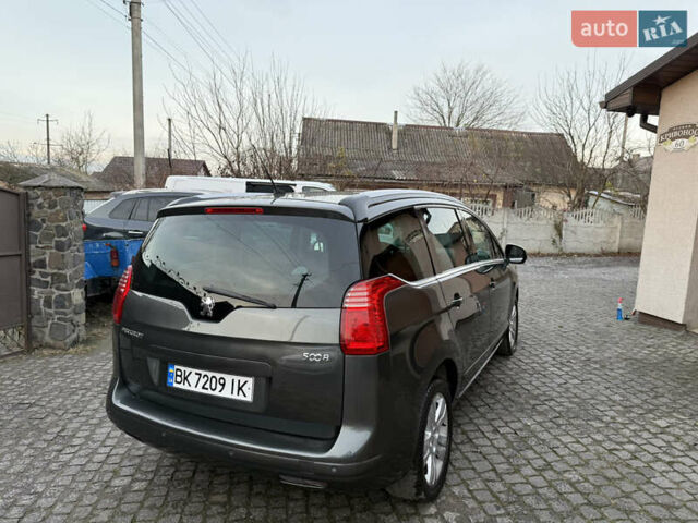 Серый Пежо 5008, объемом двигателя 2 л и пробегом 231 тыс. км за 9500 $, фото 5 на Automoto.ua