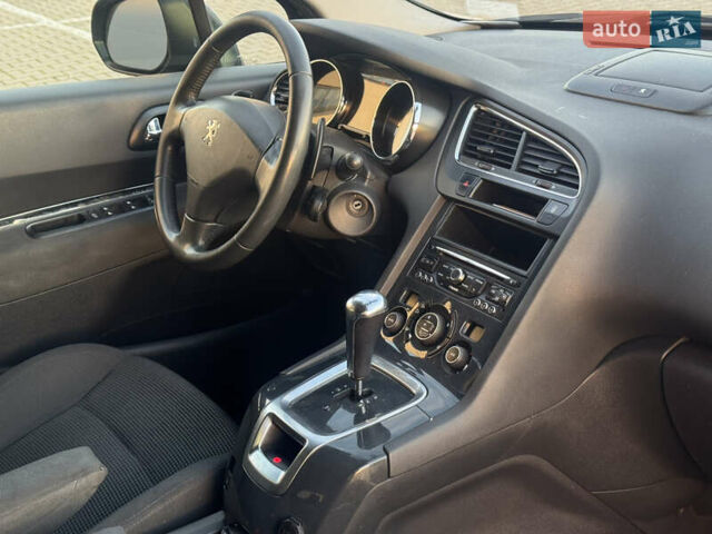 Сірий Пежо 5008, об'ємом двигуна 1.6 л та пробігом 269 тис. км за 7700 $, фото 32 на Automoto.ua