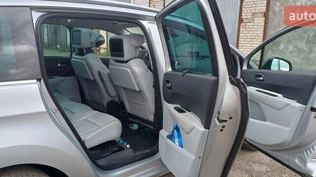 Серый Пежо 5008, объемом двигателя 1.6 л и пробегом 217 тыс. км за 9500 $, фото 1 на Automoto.ua