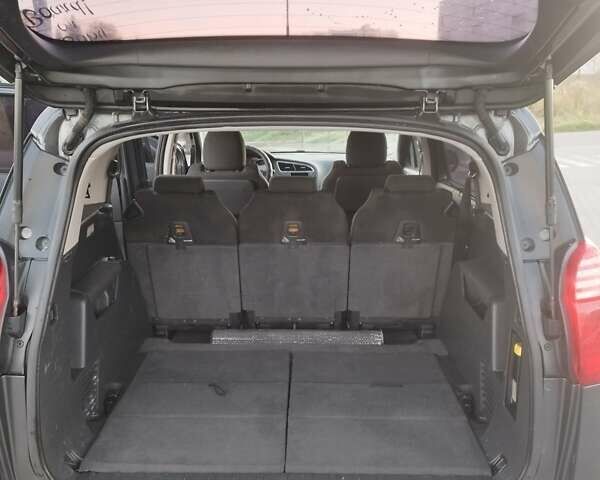 Сірий Пежо 5008, об'ємом двигуна 1.6 л та пробігом 256 тис. км за 8300 $, фото 10 на Automoto.ua