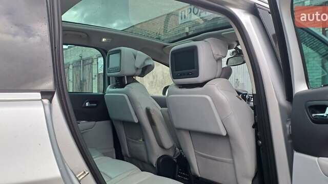 Серый Пежо 5008, объемом двигателя 1.6 л и пробегом 217 тыс. км за 9500 $, фото 2 на Automoto.ua