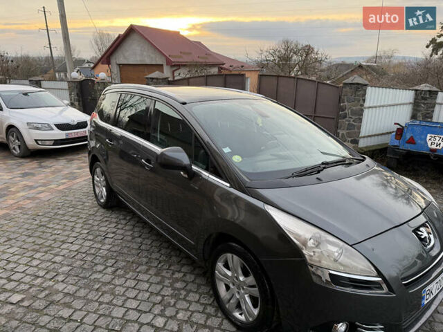 Серый Пежо 5008, объемом двигателя 2 л и пробегом 231 тыс. км за 9500 $, фото 3 на Automoto.ua