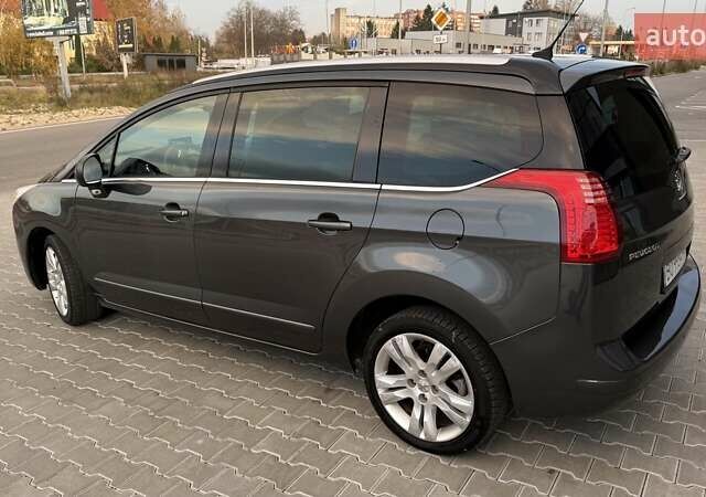 Серый Пежо 5008, объемом двигателя 2 л и пробегом 211 тыс. км за 10699 $, фото 5 на Automoto.ua