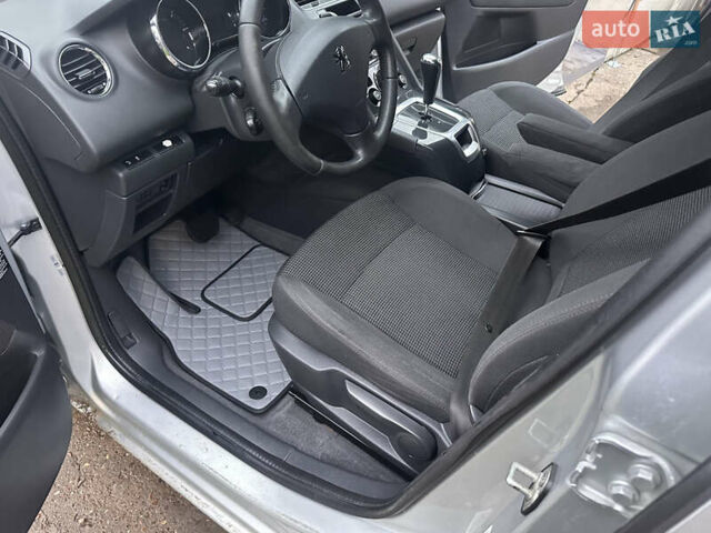 Сірий Пежо 5008, об'ємом двигуна 0 л та пробігом 264 тис. км за 9400 $, фото 10 на Automoto.ua