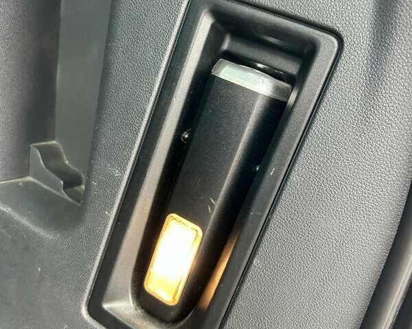 Серый Пежо 5008, объемом двигателя 1.6 л и пробегом 254 тыс. км за 7000 $, фото 18 на Automoto.ua