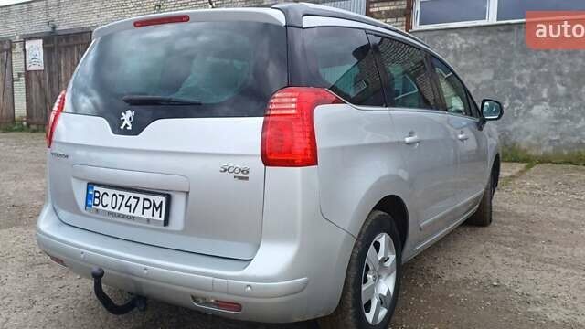 Серый Пежо 5008, объемом двигателя 1.6 л и пробегом 217 тыс. км за 9500 $, фото 6 на Automoto.ua