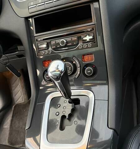 Серый Пежо 5008, объемом двигателя 2 л и пробегом 211 тыс. км за 10699 $, фото 30 на Automoto.ua