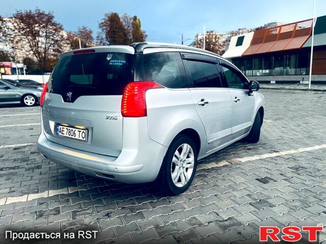 Сірий Пежо 5008, об'ємом двигуна 1.6 л та пробігом 268 тис. км за 9500 $, фото 4 на Automoto.ua