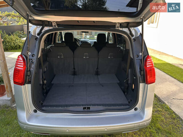 Сірий Пежо 5008, об'ємом двигуна 0 л та пробігом 264 тис. км за 9400 $, фото 1 на Automoto.ua