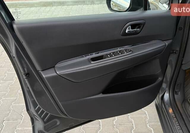 Серый Пежо 5008, объемом двигателя 2 л и пробегом 211 тыс. км за 10699 $, фото 17 на Automoto.ua