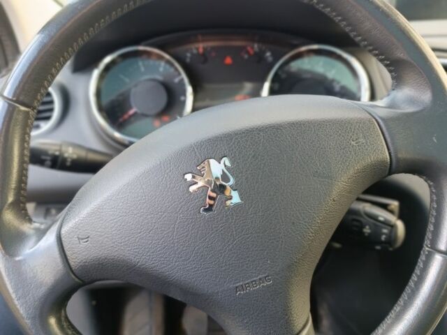 Сірий Пежо 5008, об'ємом двигуна 8 л та пробігом 350 тис. км за 4000 $, фото 5 на Automoto.ua