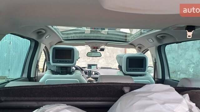 Серый Пежо 5008, объемом двигателя 1.6 л и пробегом 217 тыс. км за 9500 $, фото 4 на Automoto.ua