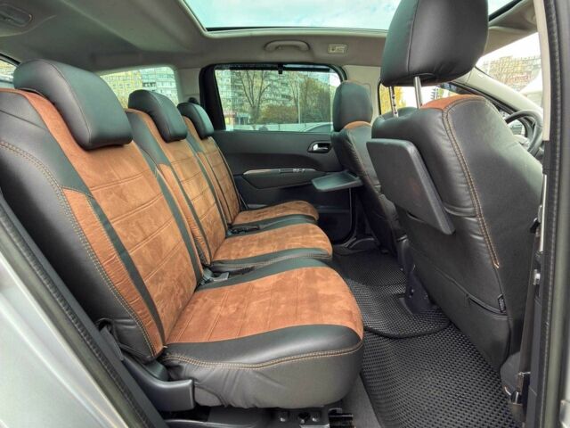 Сірий Пежо 5008, об'ємом двигуна 1.6 л та пробігом 268 тис. км за 7500 $, фото 14 на Automoto.ua
