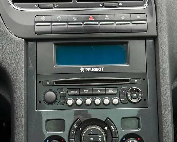 Серый Пежо 5008, объемом двигателя 1.6 л и пробегом 269 тыс. км за 7500 $, фото 23 на Automoto.ua