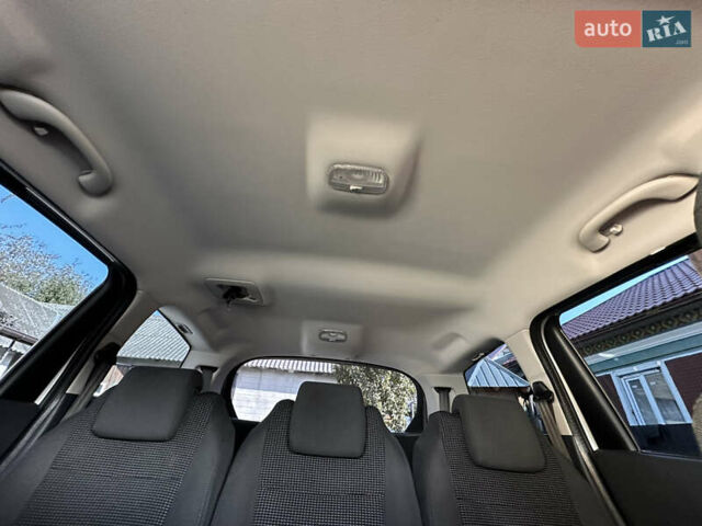 Сірий Пежо 5008, об'ємом двигуна 0 л та пробігом 264 тис. км за 9400 $, фото 2 на Automoto.ua