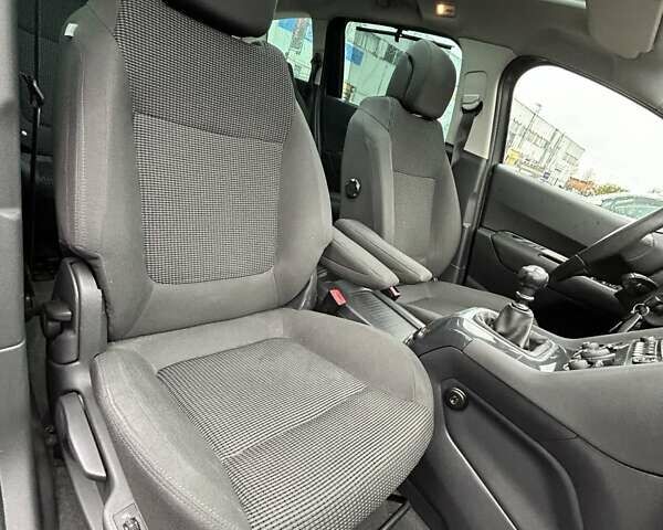 Серый Пежо 5008, объемом двигателя 1.6 л и пробегом 254 тыс. км за 7000 $, фото 30 на Automoto.ua