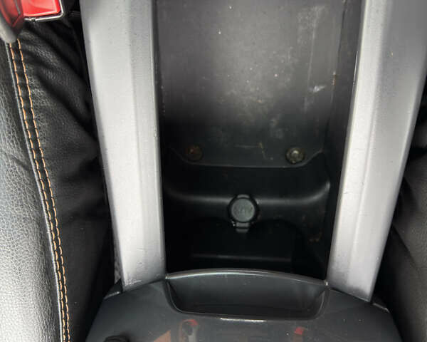 Серый Пежо 5008, объемом двигателя 1.6 л и пробегом 269 тыс. км за 7500 $, фото 2 на Automoto.ua