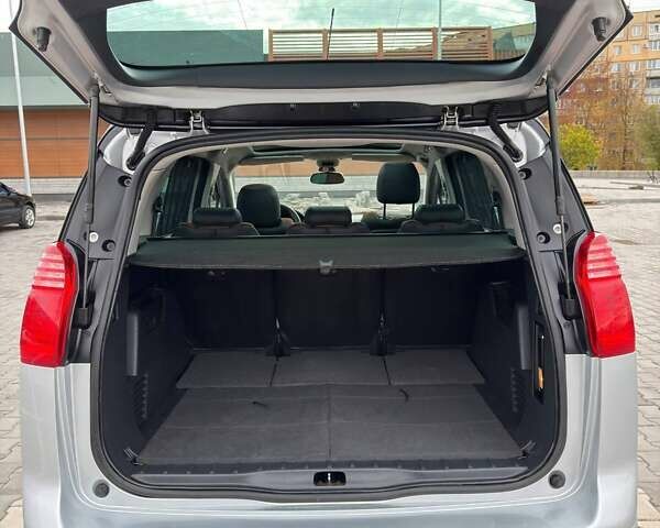 Серый Пежо 5008, объемом двигателя 1.6 л и пробегом 269 тыс. км за 7500 $, фото 27 на Automoto.ua