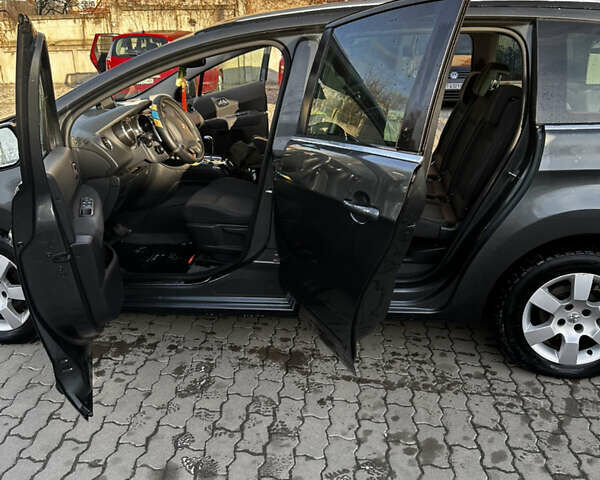 Сірий Пежо 5008, об'ємом двигуна 1.56 л та пробігом 245 тис. км за 8000 $, фото 10 на Automoto.ua