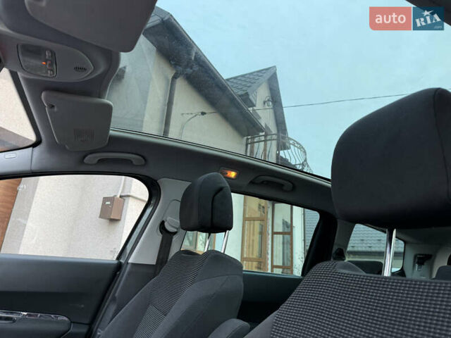 Серый Пежо 5008, объемом двигателя 2 л и пробегом 231 тыс. км за 9500 $, фото 16 на Automoto.ua