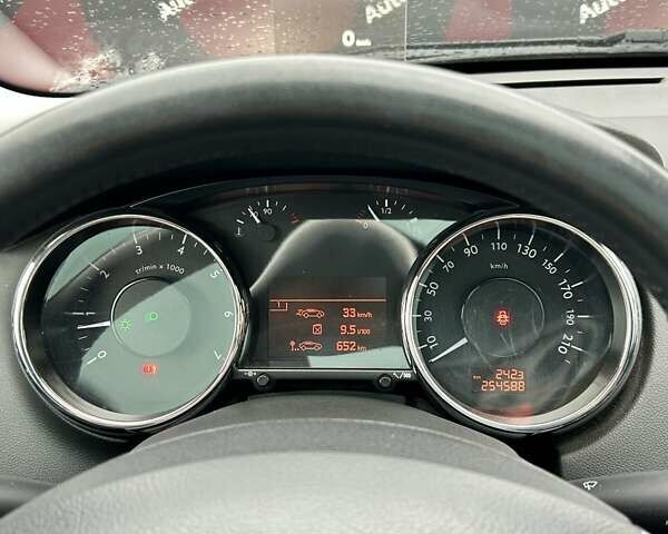 Серый Пежо 5008, объемом двигателя 1.6 л и пробегом 254 тыс. км за 7000 $, фото 27 на Automoto.ua