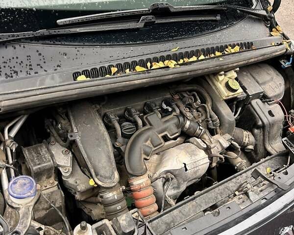 Серый Пежо 5008, объемом двигателя 1.6 л и пробегом 254 тыс. км за 7000 $, фото 35 на Automoto.ua