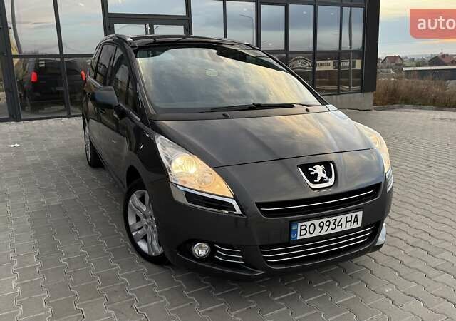 Серый Пежо 5008, объемом двигателя 2 л и пробегом 211 тыс. км за 10699 $, фото 11 на Automoto.ua