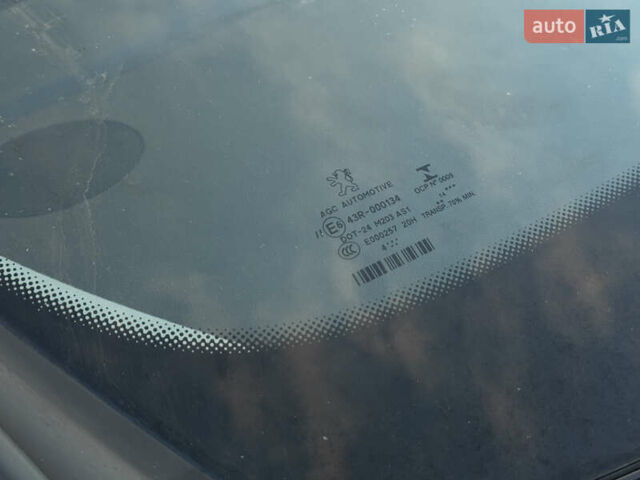 Сірий Пежо 5008, об'ємом двигуна 1.6 л та пробігом 269 тис. км за 7700 $, фото 18 на Automoto.ua