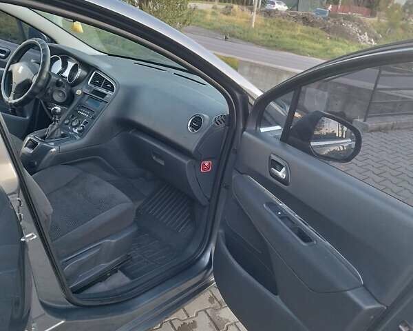 Сірий Пежо 5008, об'ємом двигуна 1.6 л та пробігом 256 тис. км за 8300 $, фото 16 на Automoto.ua