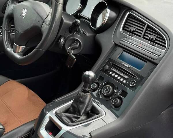 Серый Пежо 5008, объемом двигателя 1.6 л и пробегом 269 тыс. км за 7500 $, фото 20 на Automoto.ua