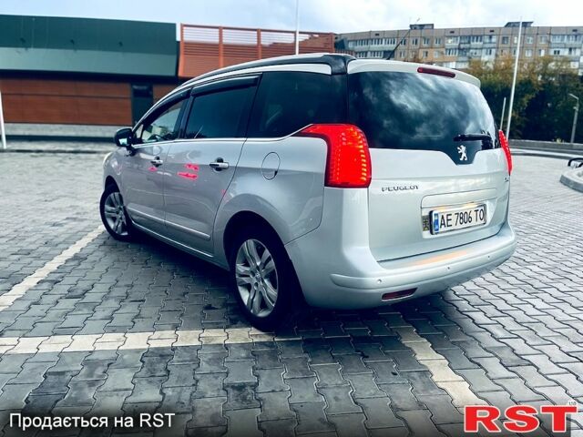 Сірий Пежо 5008, об'ємом двигуна 1.6 л та пробігом 268 тис. км за 9500 $, фото 3 на Automoto.ua