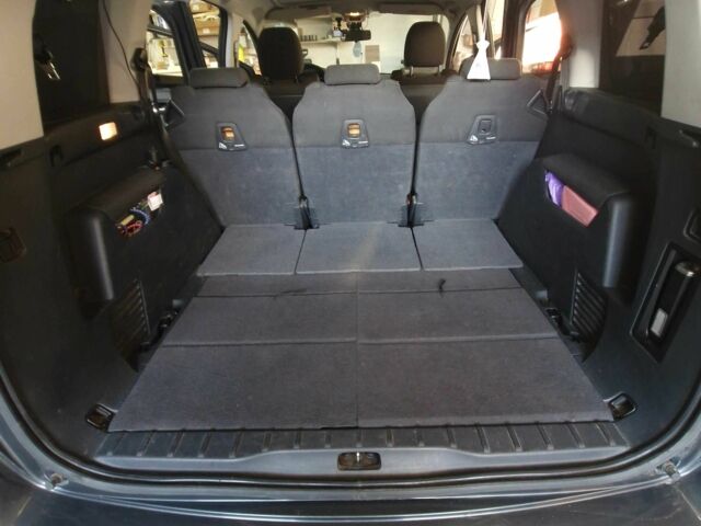 Сірий Пежо 5008, об'ємом двигуна 1.6 л та пробігом 192 тис. км за 9100 $, фото 18 на Automoto.ua